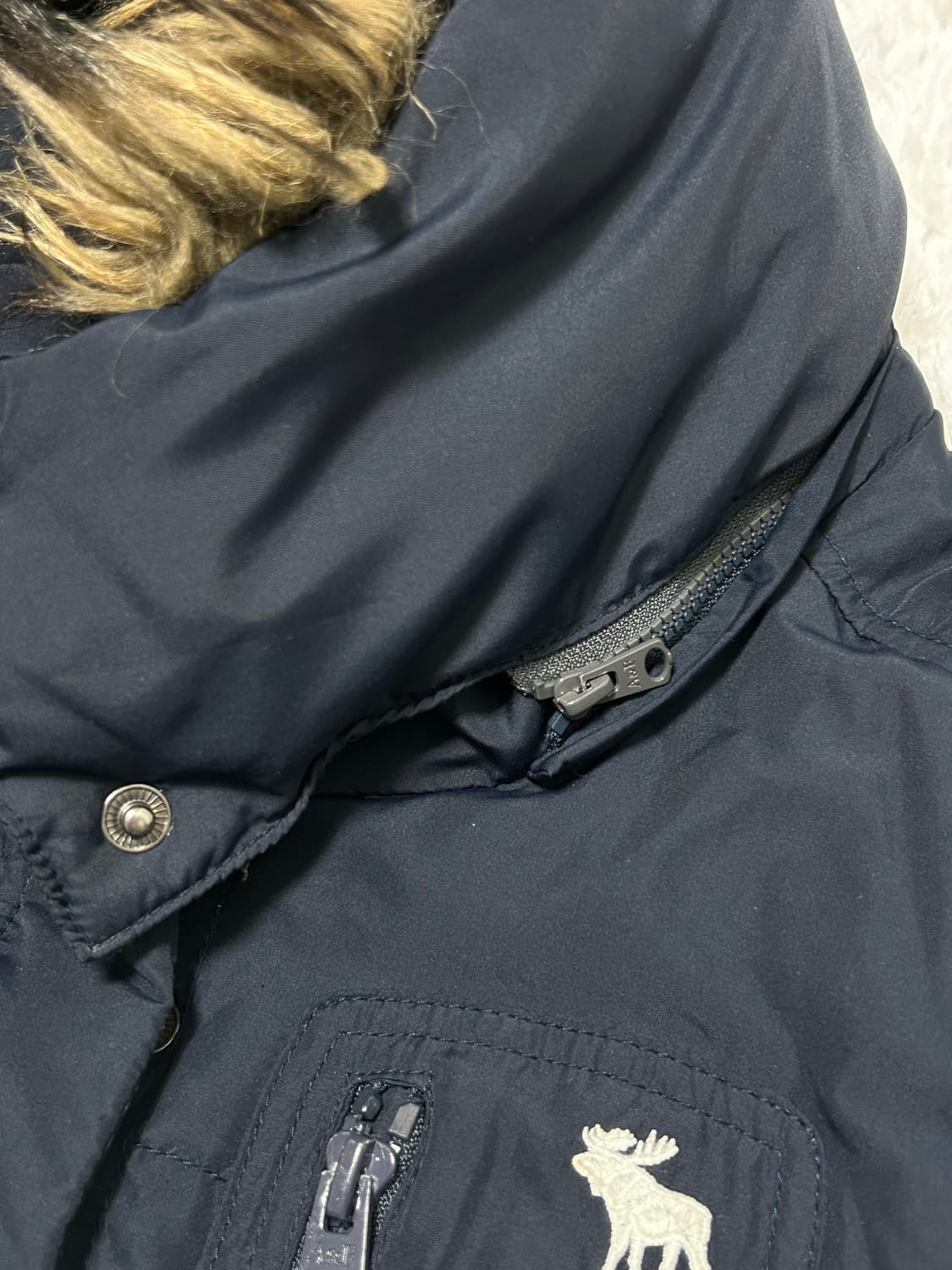 Abercrombie y2k navy fur padding 상품이미지5