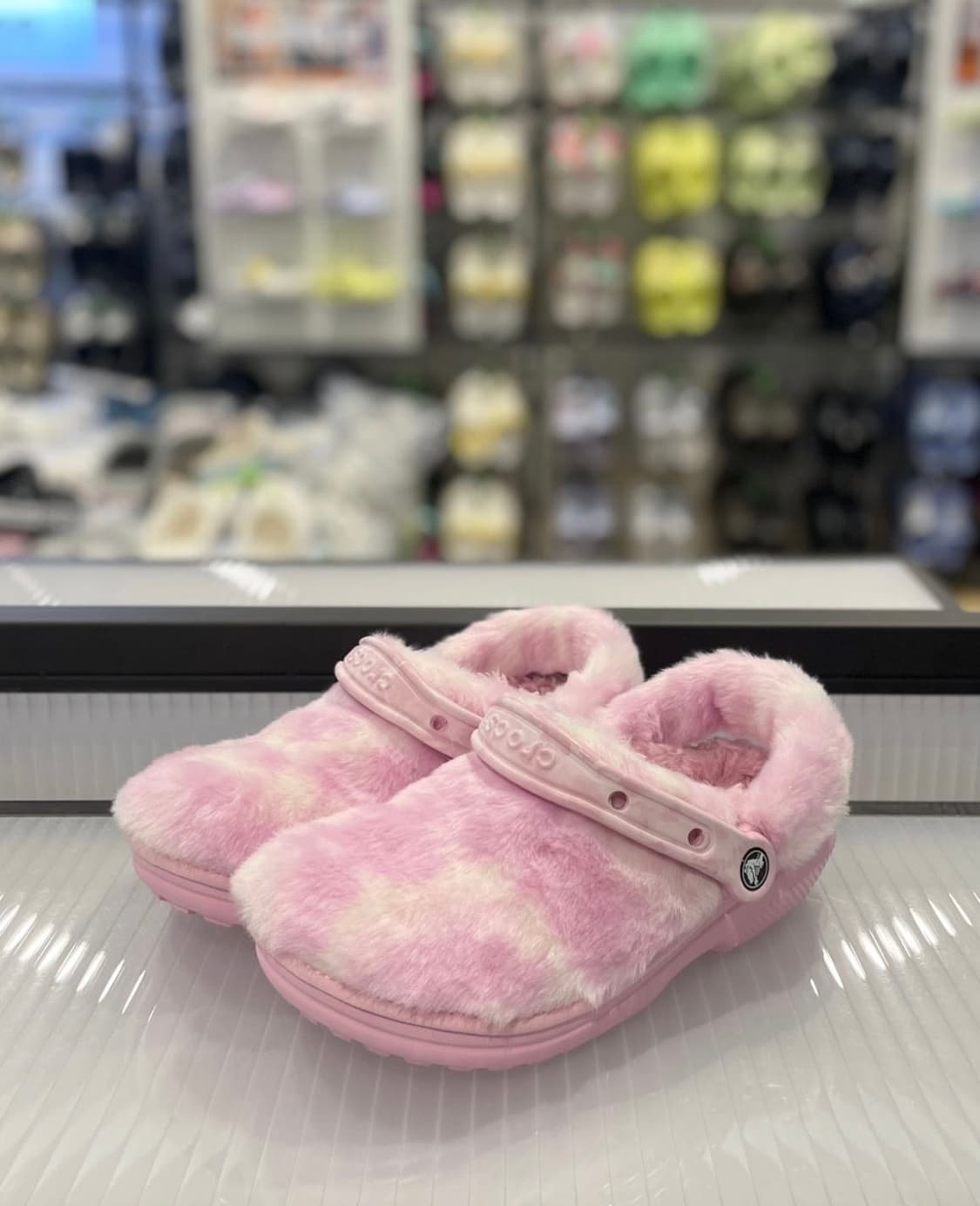 크록스 클래식 퍼 슈어 클로그 240 상품이미지1