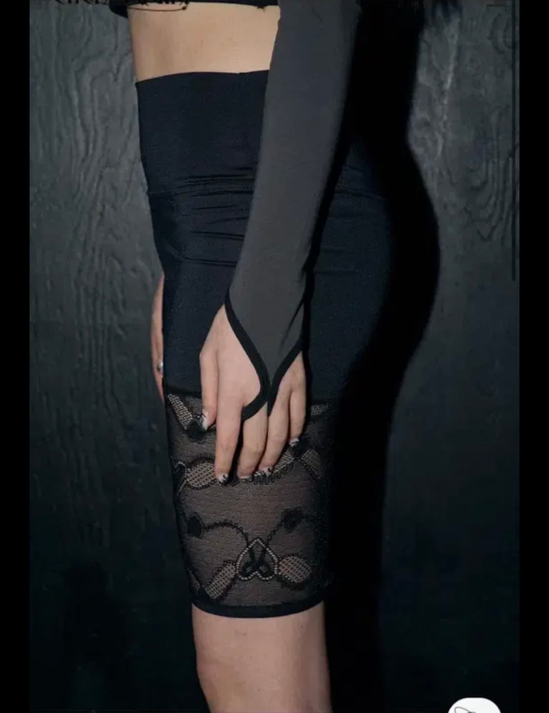 체리퀴리 스트링 서클  크롭탑 차콜 상품이미지4