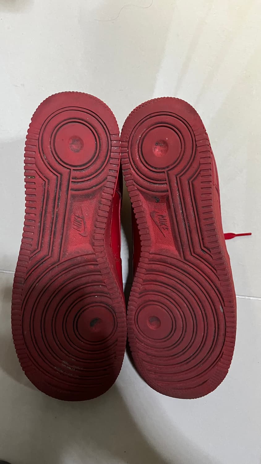 나이키 에어포스1 트리플 레드 상품이미지3