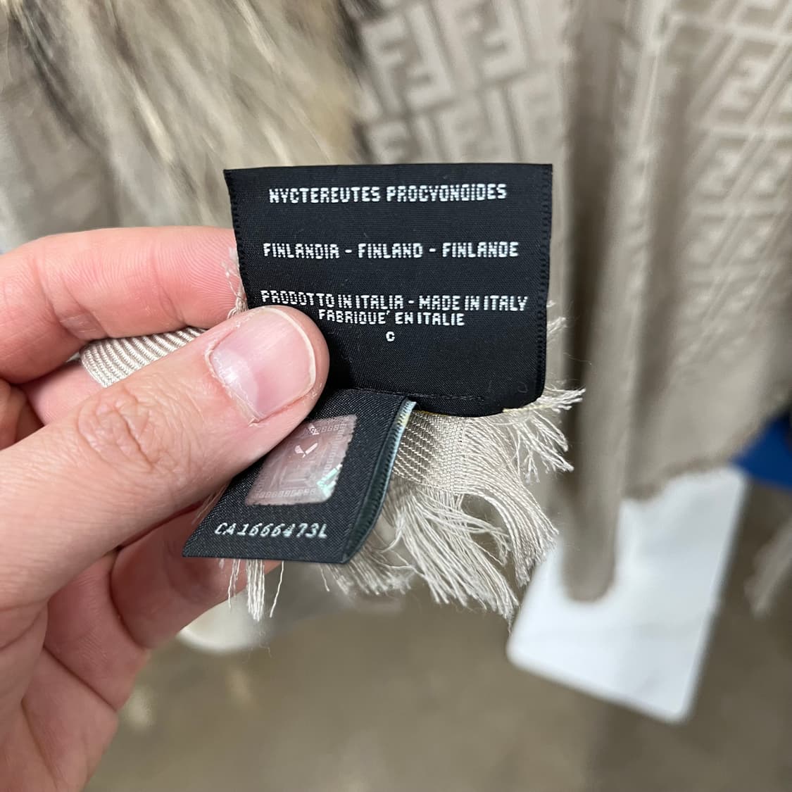 펜디 주카 실크 숄 판초 OS 상품이미지6