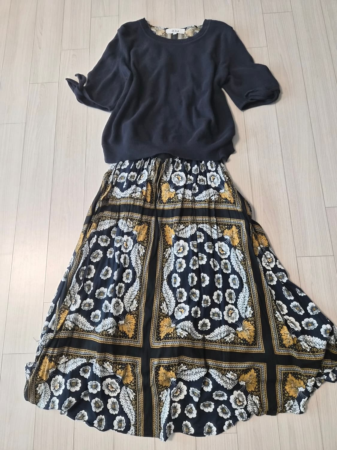 [O'2nd] 오즈세컨 니트 배색 페이슬리 패턴 원피스 상품이미지2