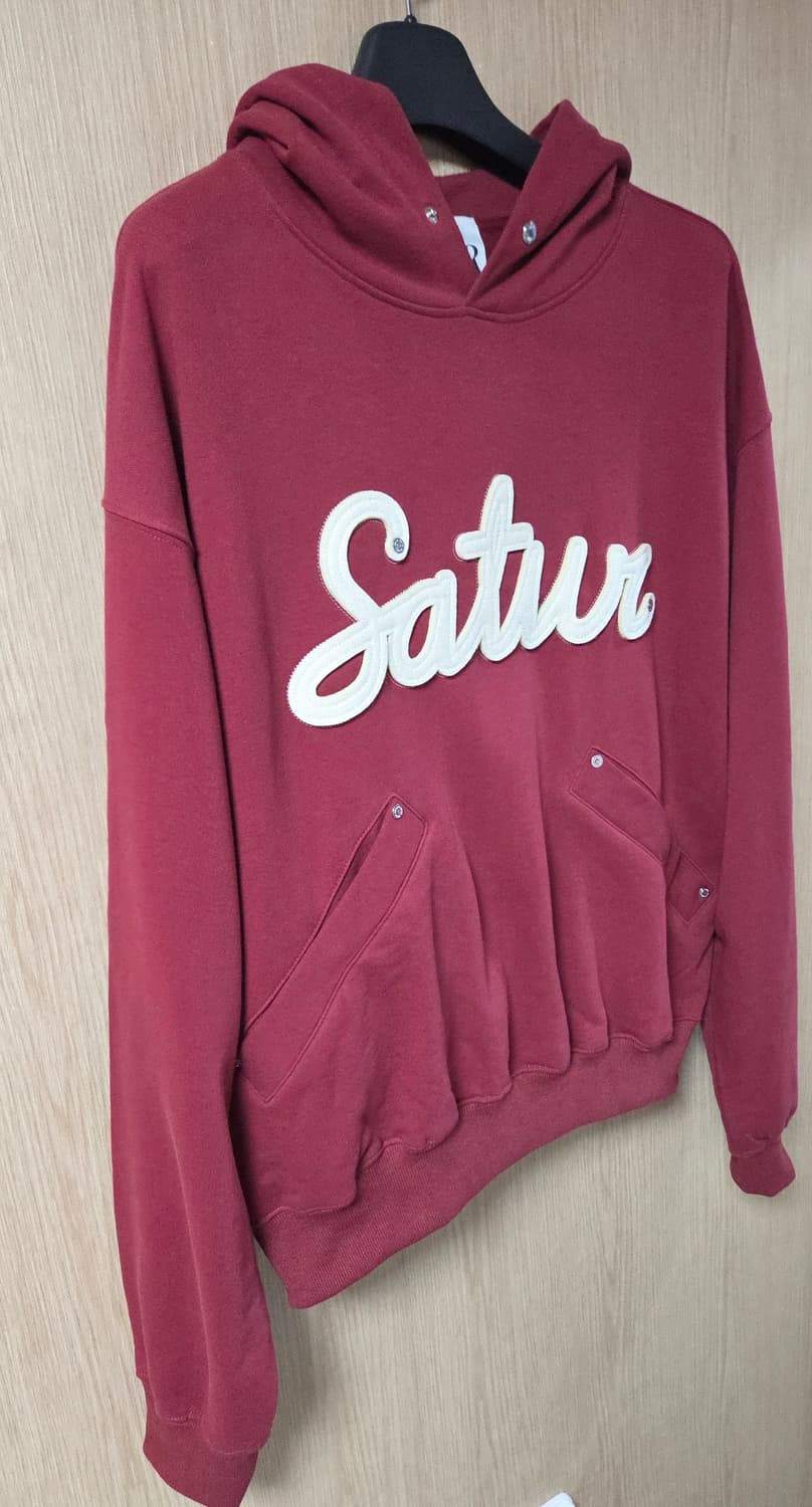 (착샷) 세터 아플리케 리벳 후드 버건디 satur 상품이미지2