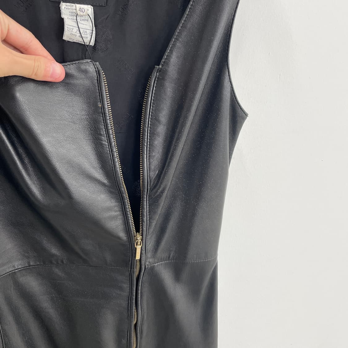 베르사체 리얼 레더 지퍼 2way 블랙 슬리브리스 원피스 상품이미지5