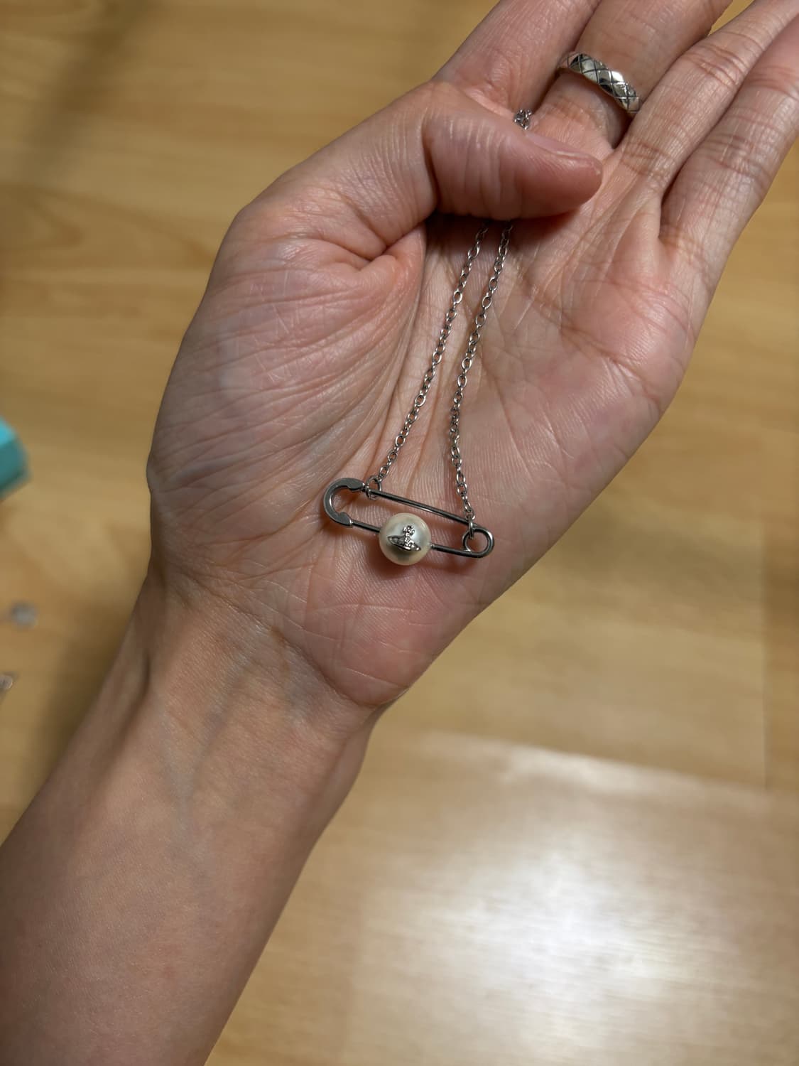 비비안웨스트우드 옷핀 목걸이 상품이미지1