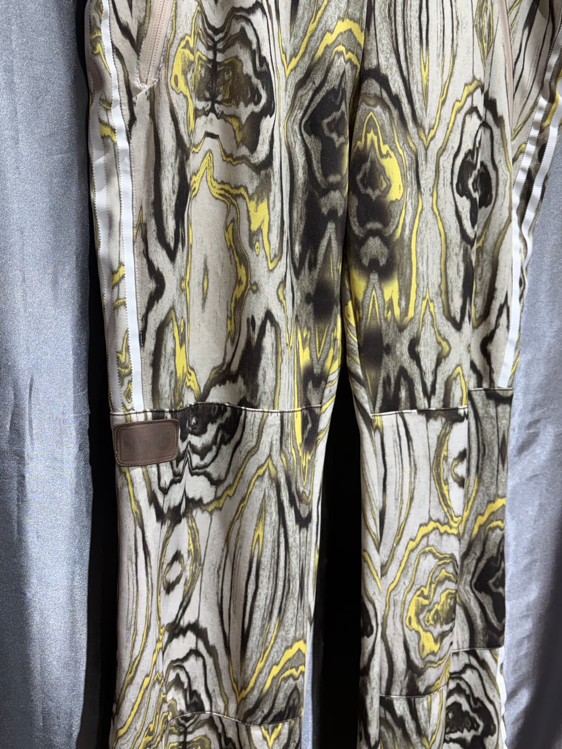 XL 아디다스 x GLUHWEIN 아트패턴 트랙팬츠 상품이미지4