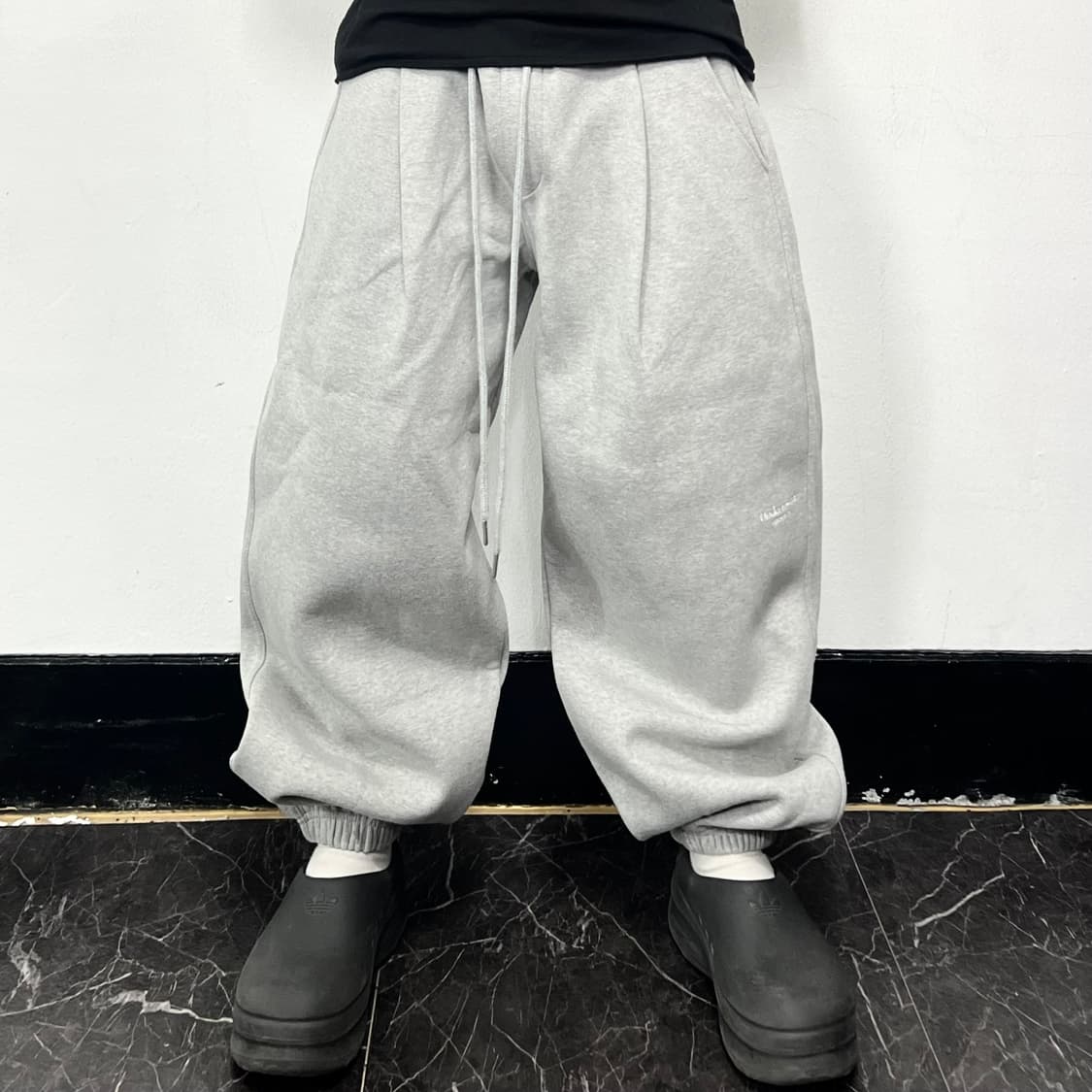 언더마이카 무.03 안티 FXXKing 로고 플레이 오버사이즈 스웻 조거 상품이미지2