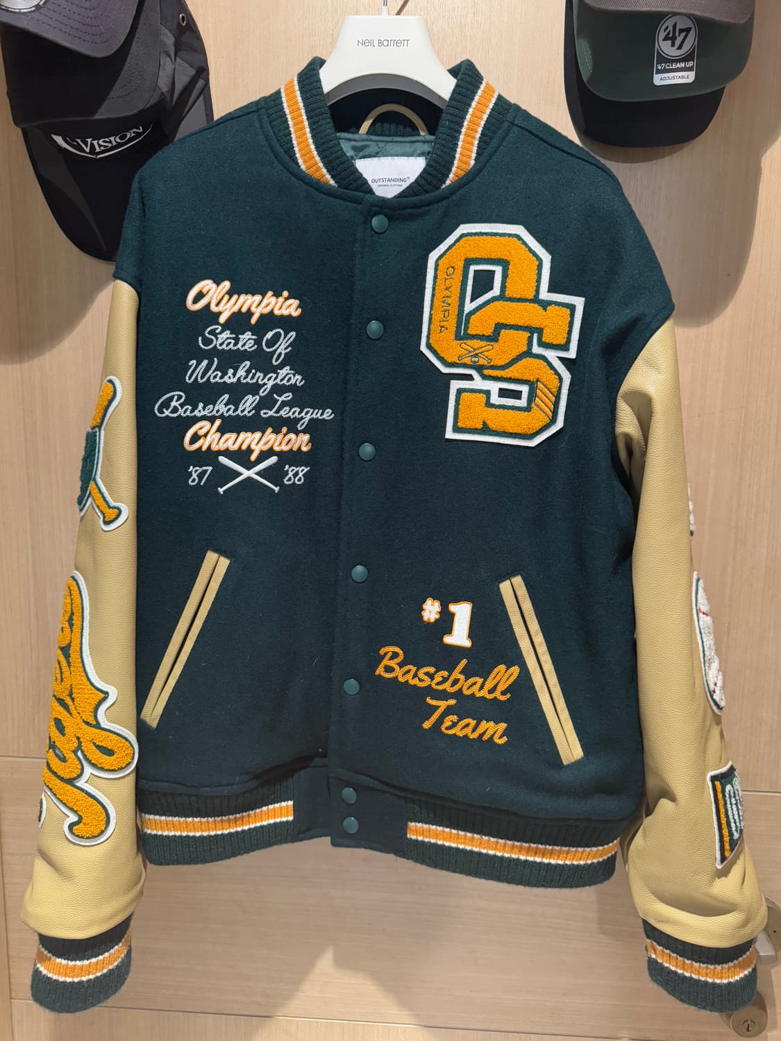 아웃스탠딩 바시티자켓 L 상품이미지1