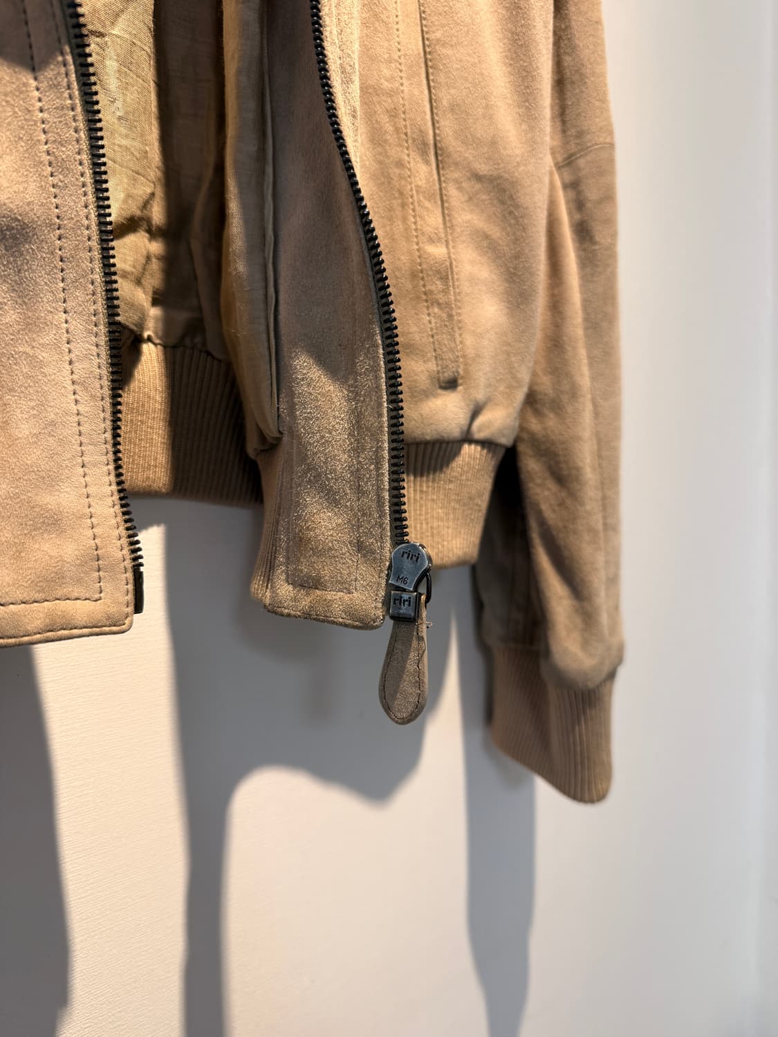 2009 PRADA Suede Bomber Jacket 상품이미지3