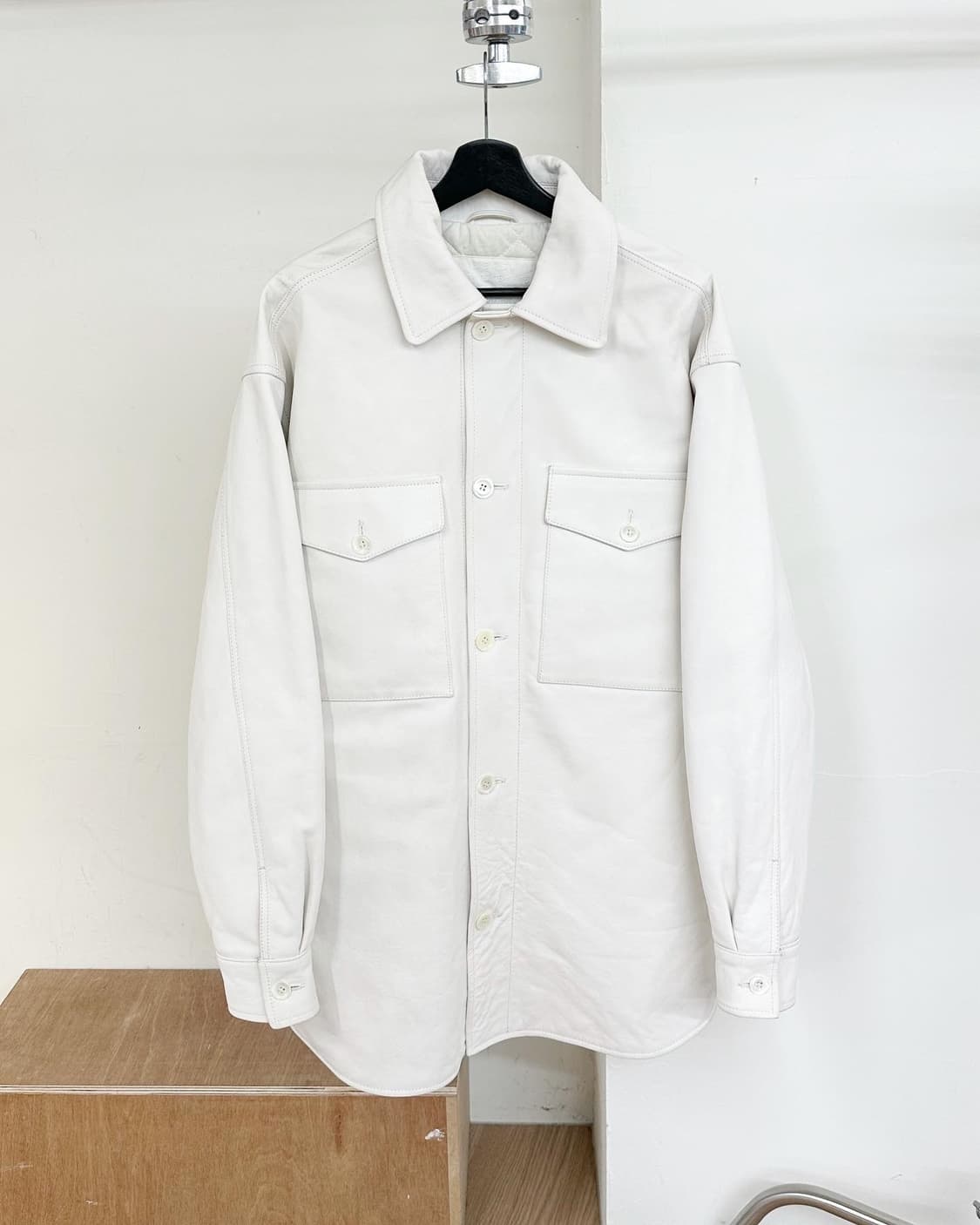 메종마르지엘라 x h&m 화이트 레더 포켓 점퍼  상품이미지1