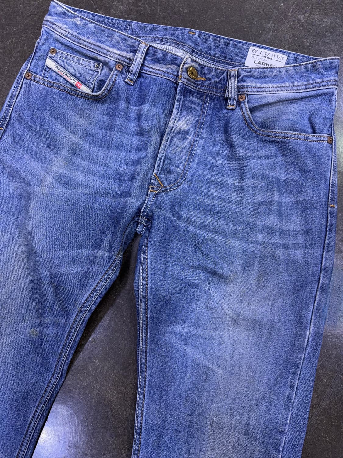 디젤 라키 레귤러 스트레이트핏 빈티지 워싱 데님팬츠 31 상품이미지3