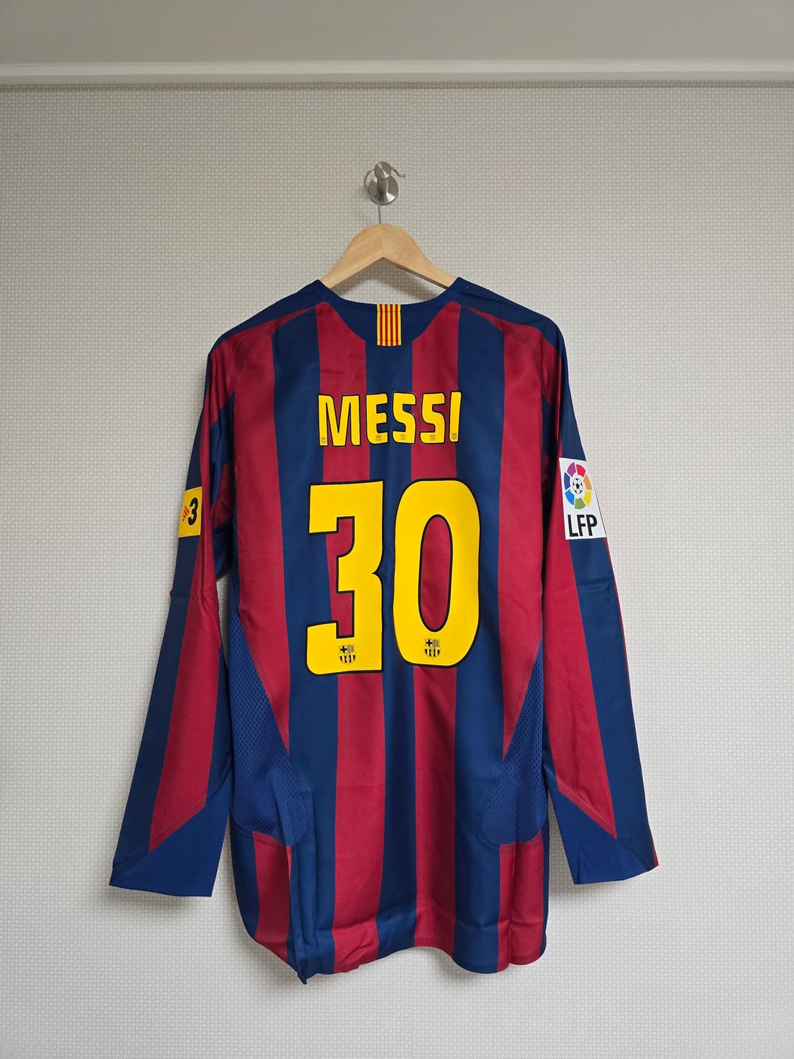 04-05 바르셀로나 홈 유니폼 리오넬 메시 상품이미지1