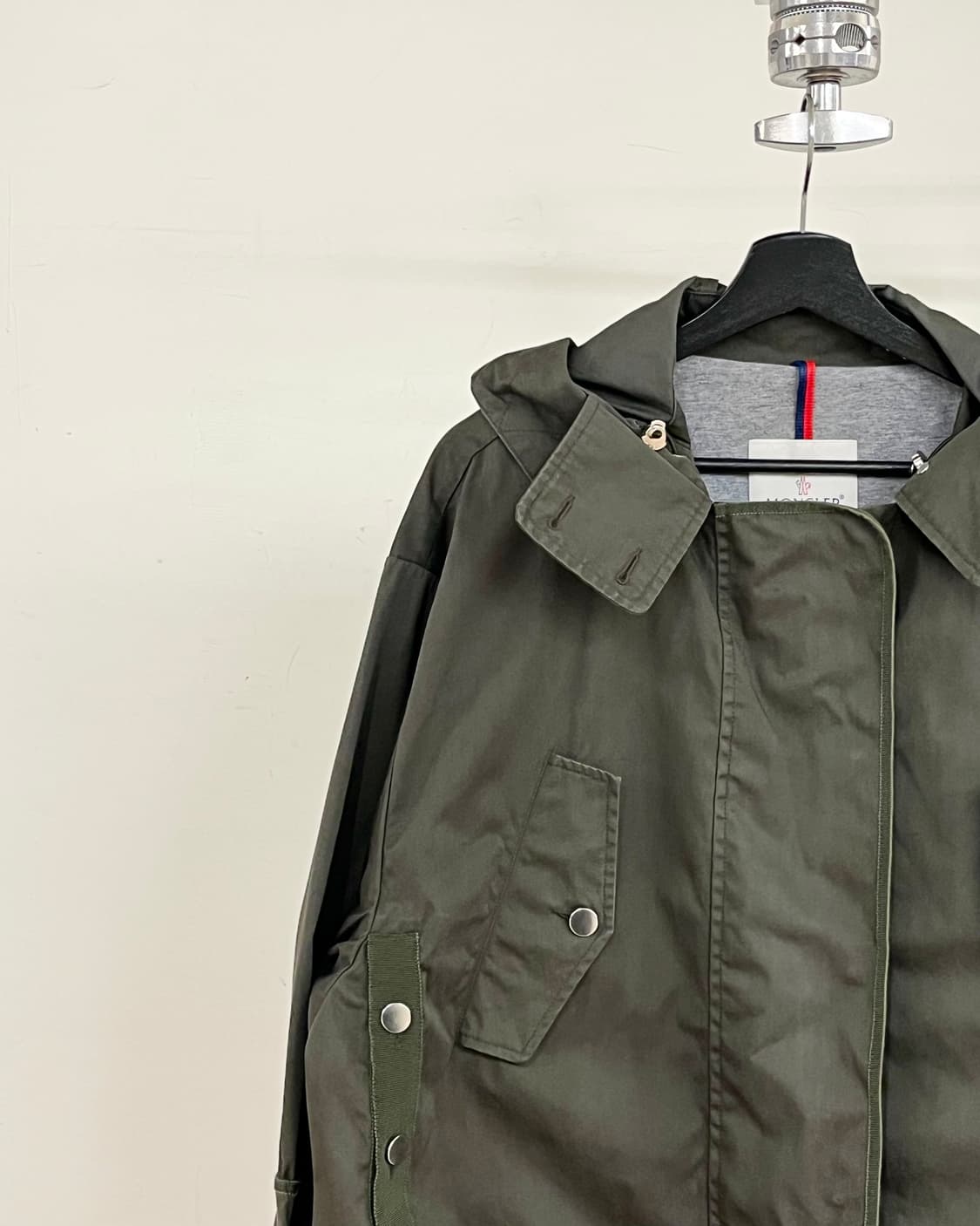 몽클레어 카키 노이제이 후디드 파카 자켓 상품이미지3