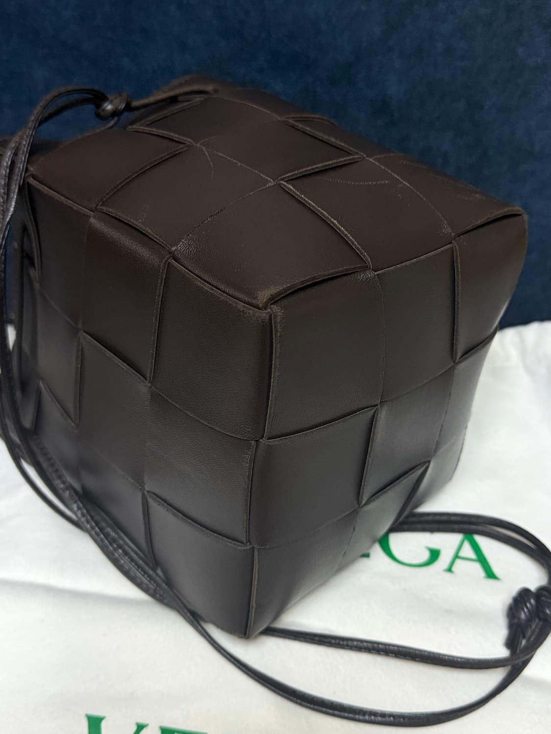 보테가베네타 카세트버킷백 폰단테 상품이미지8