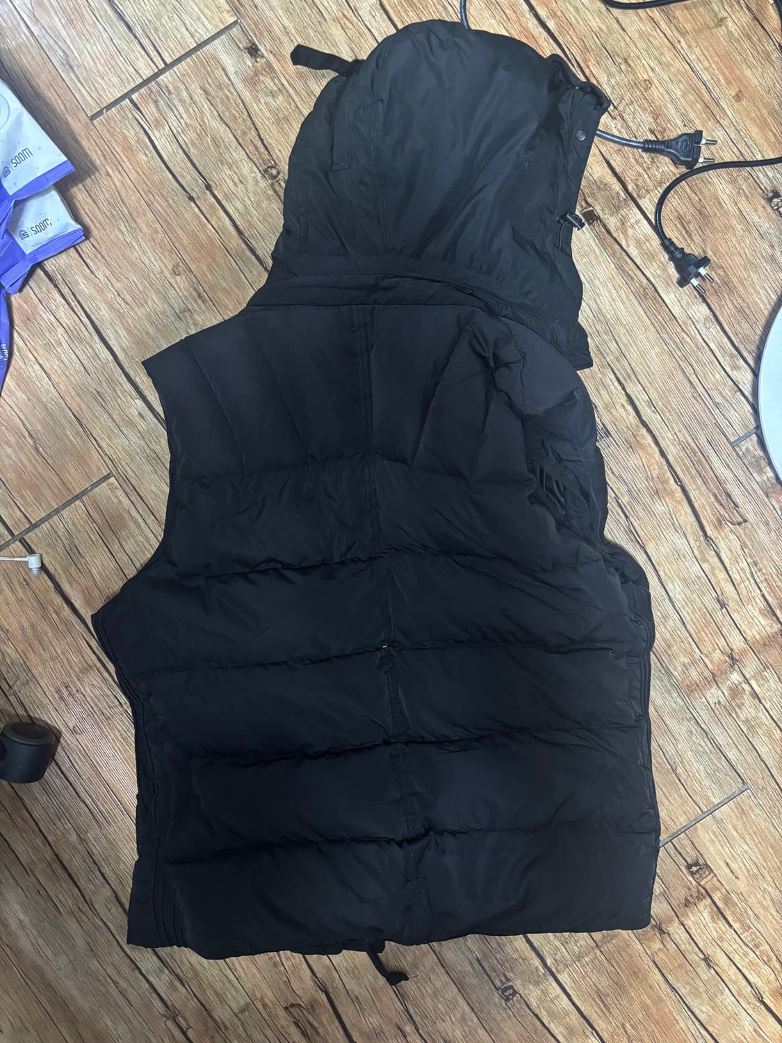 CP컴퍼니 고글후드 패딩조끼 상품이미지2