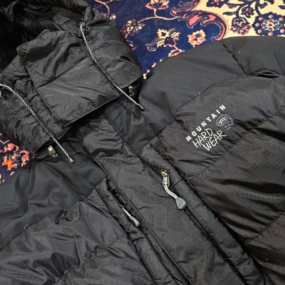 마운틴하드웨어 시그니쳐 구스다운 패딩 M size 상품이미지2