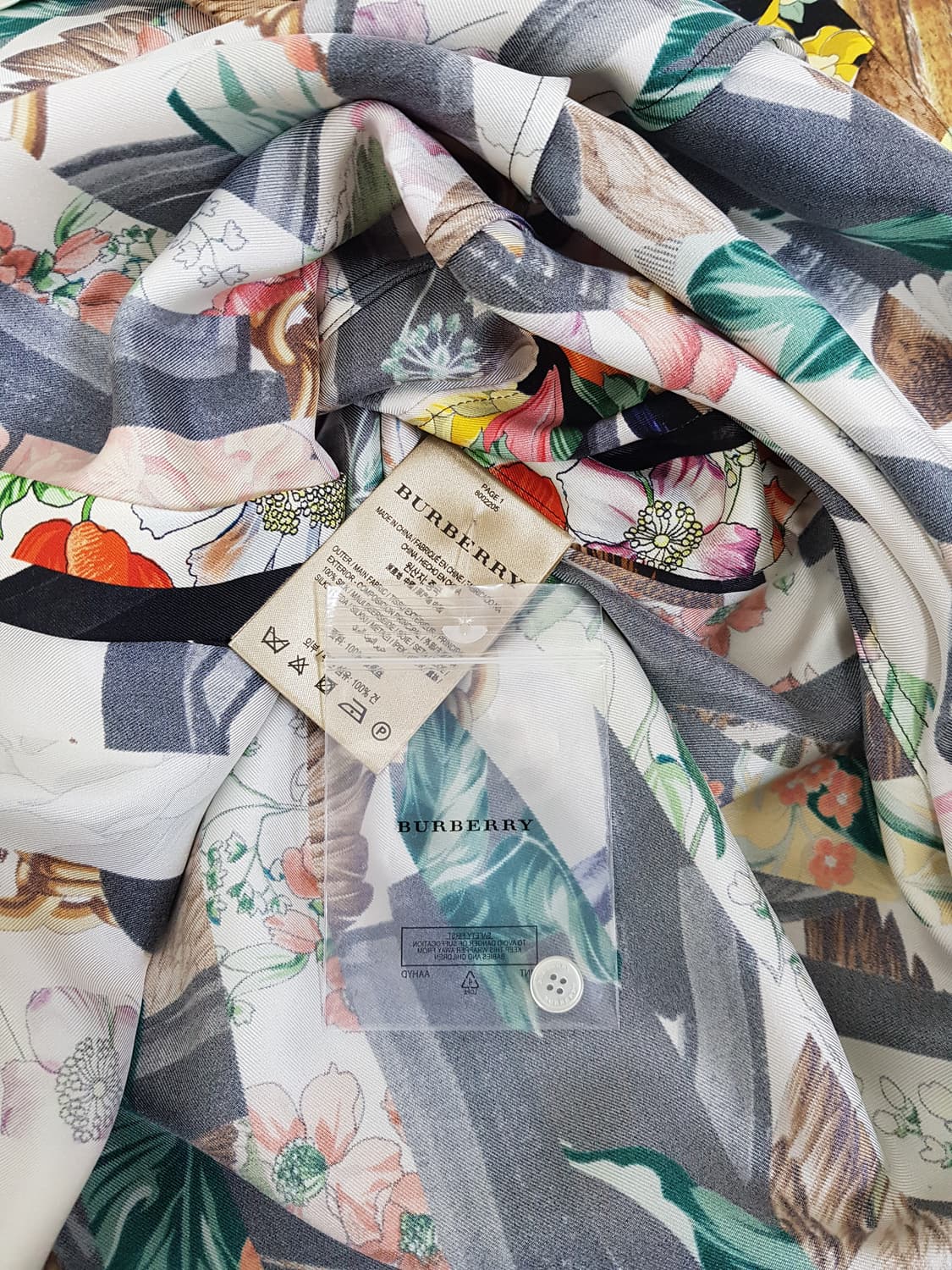 [36/55~66/정품] 버버리 그래피티 벨티드 실크원피스 상품이미지9