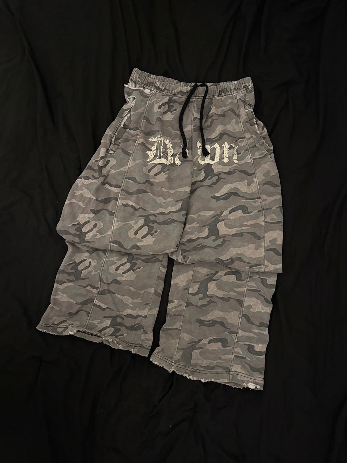 틸던 카모 디스트레스드 워싱 스웨트 팬츠 상품이미지1