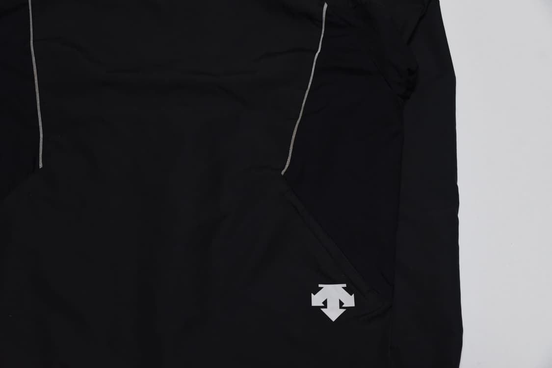 데상트 블랙 트레이닝 집업 110 상품이미지3