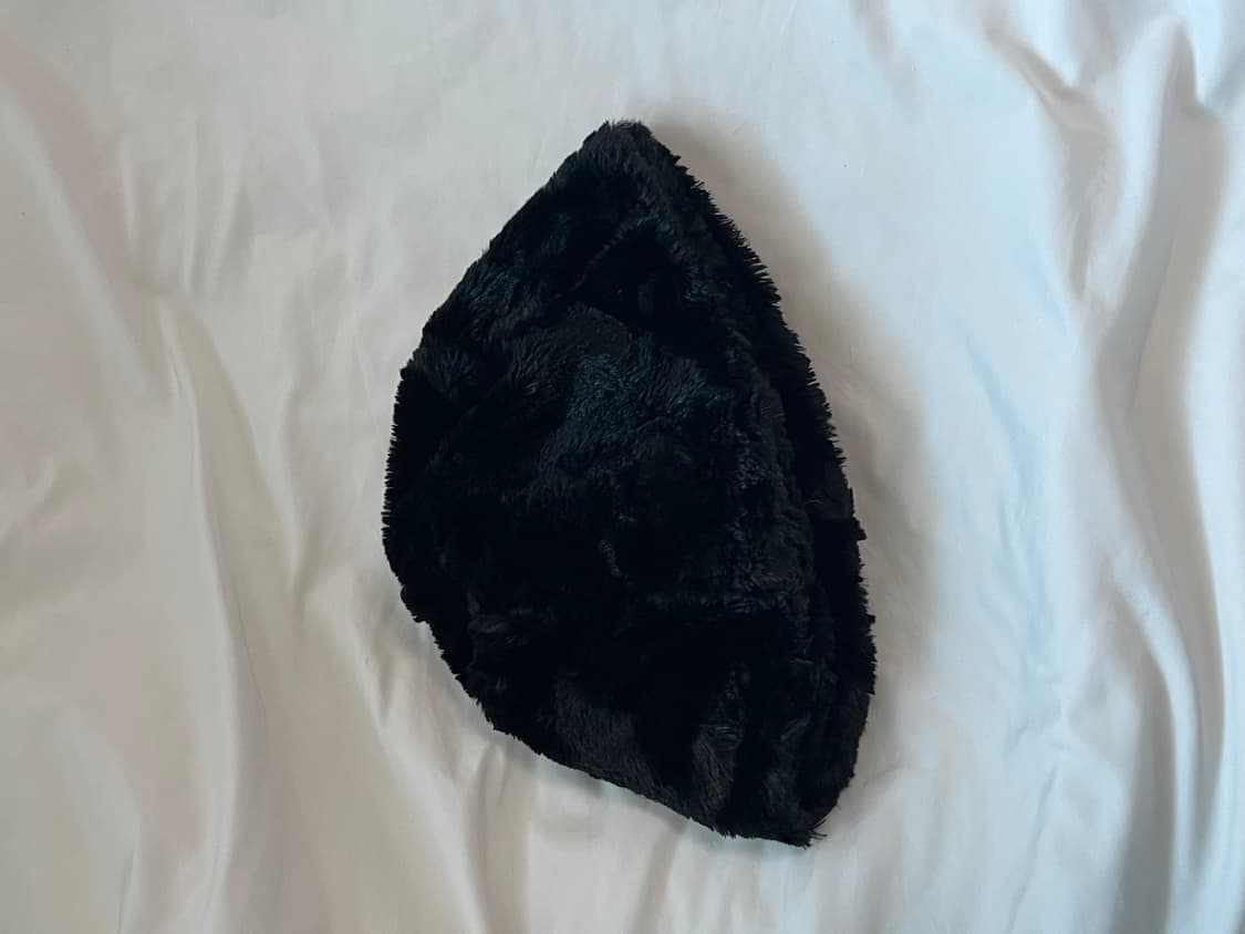 어썸니즈 로우 램프쉐이드 블랙 퍼 버킷햇 상품이미지3