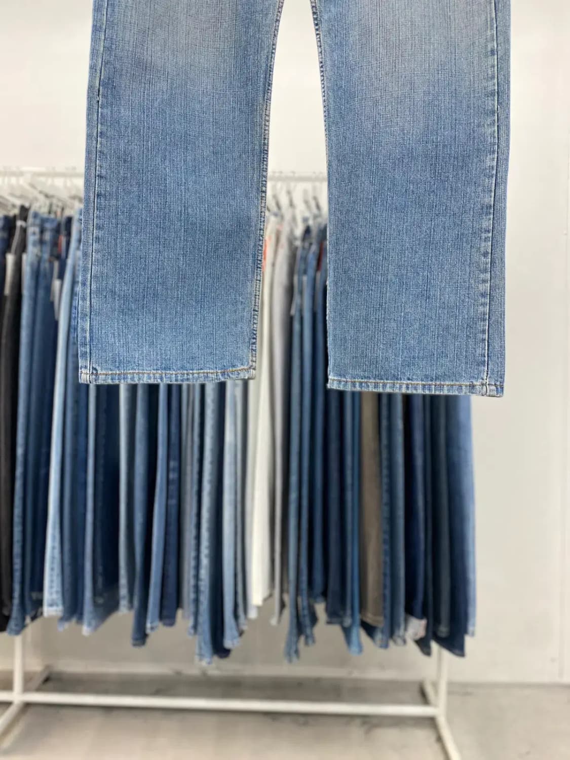 리바이스569 00s 루즈스트레이트 37사이즈 a4048 상품이미지3