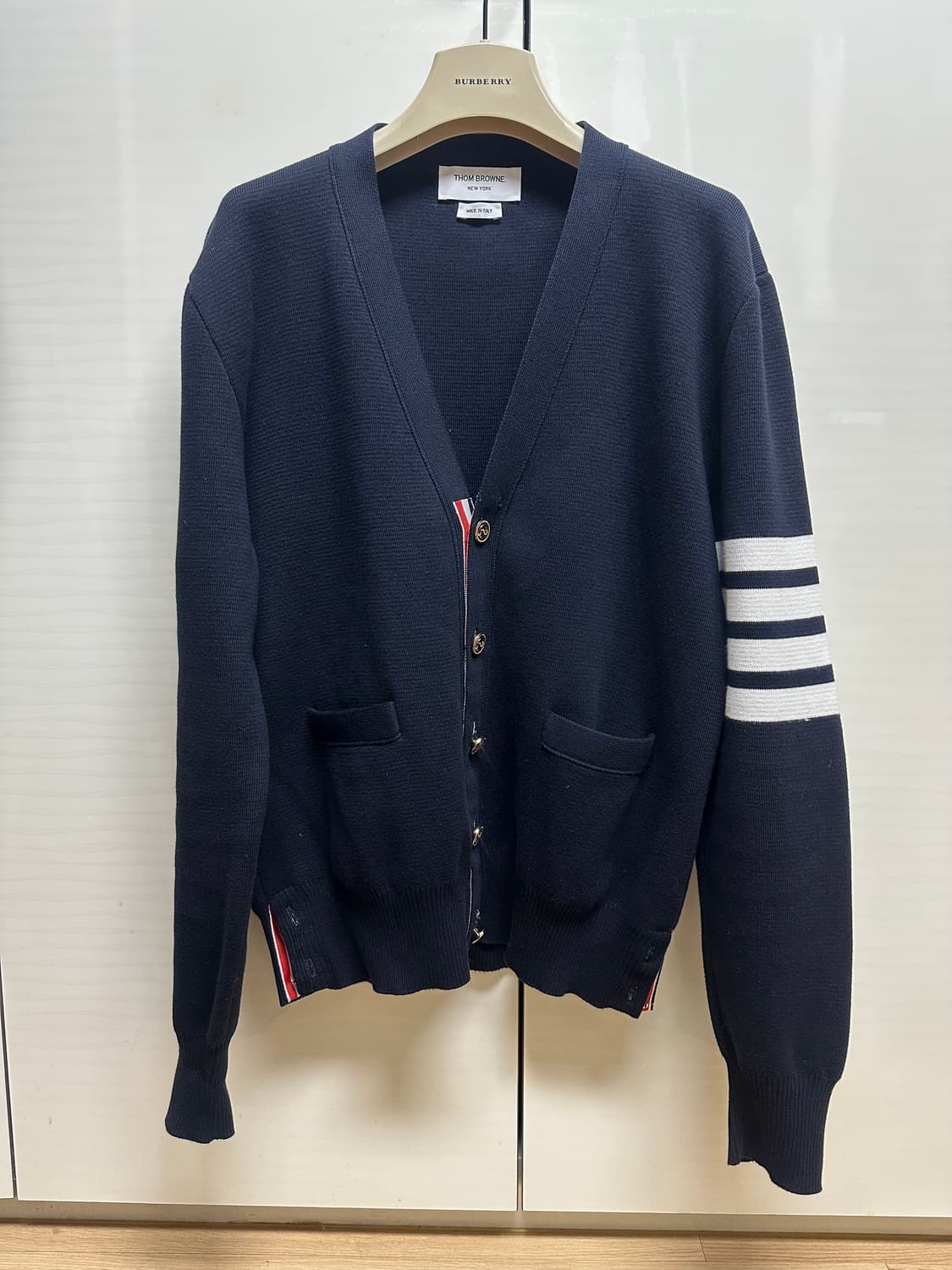 톰브라운 밀라노 브이넥 스티치 가디건 상품이미지1