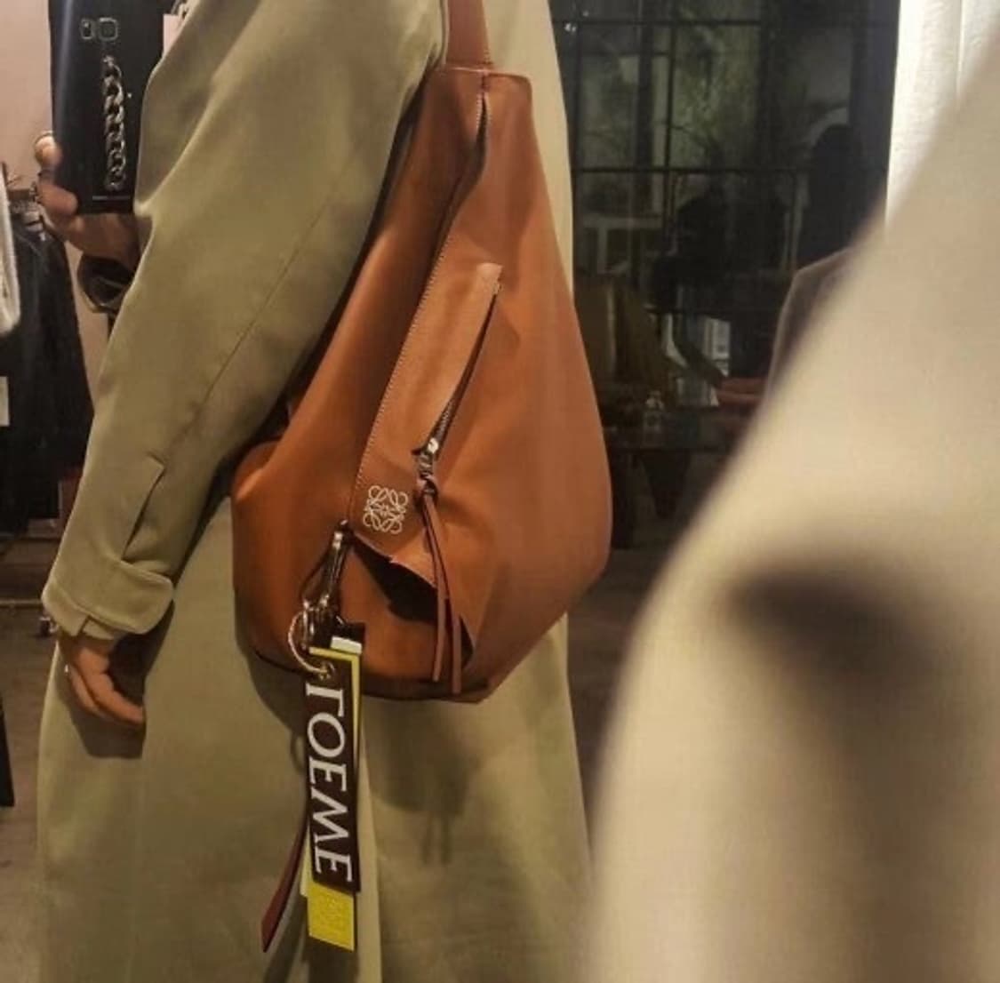 로에베 안톤 라지 한정판 컬러 상품이미지8