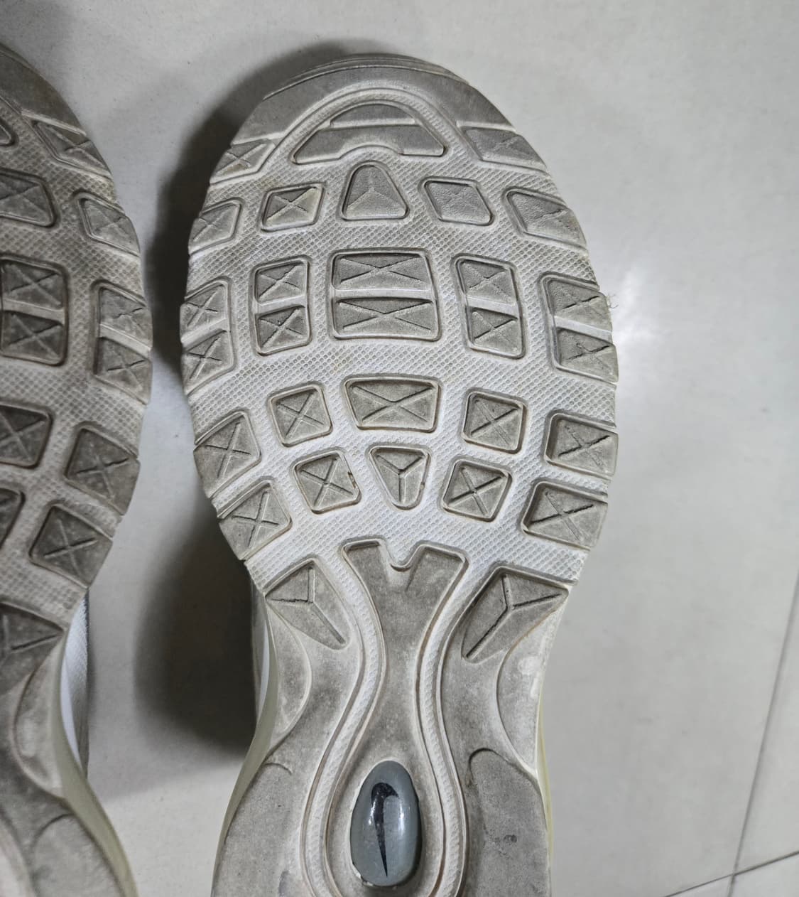 나이키 에어맥스97 트리플화이트 운동화 235mm 상품이미지9