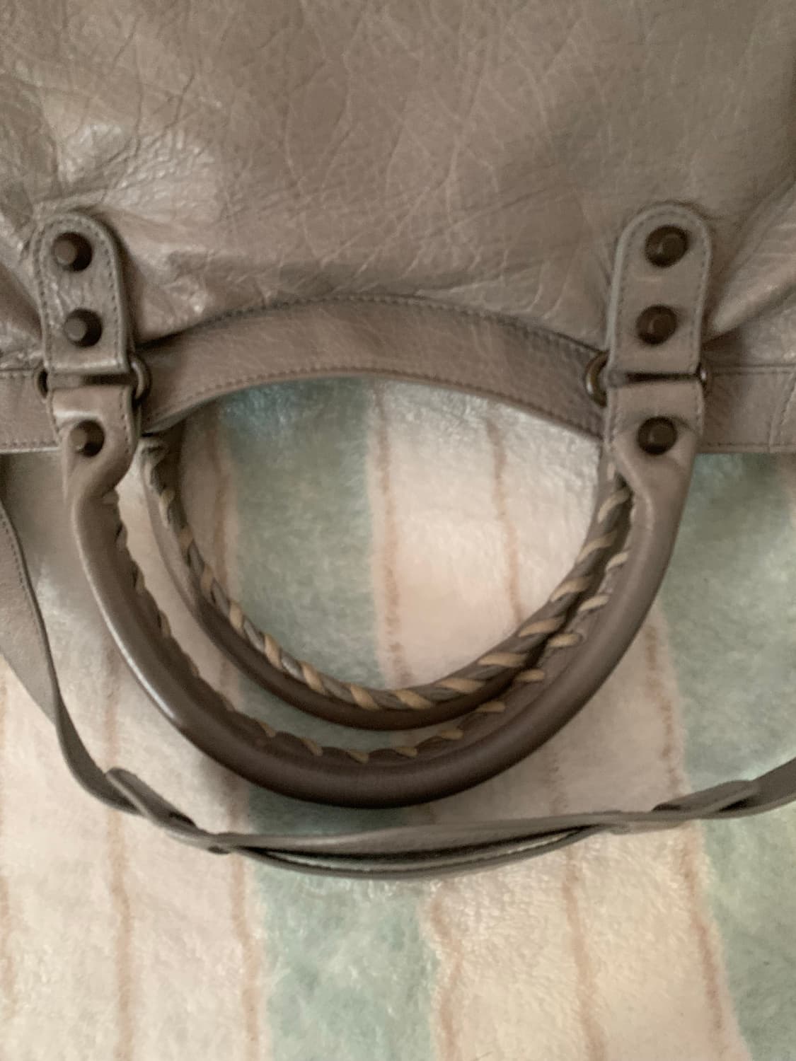 발렌시아가 시티 모터백 그레이 미디움  상품이미지7