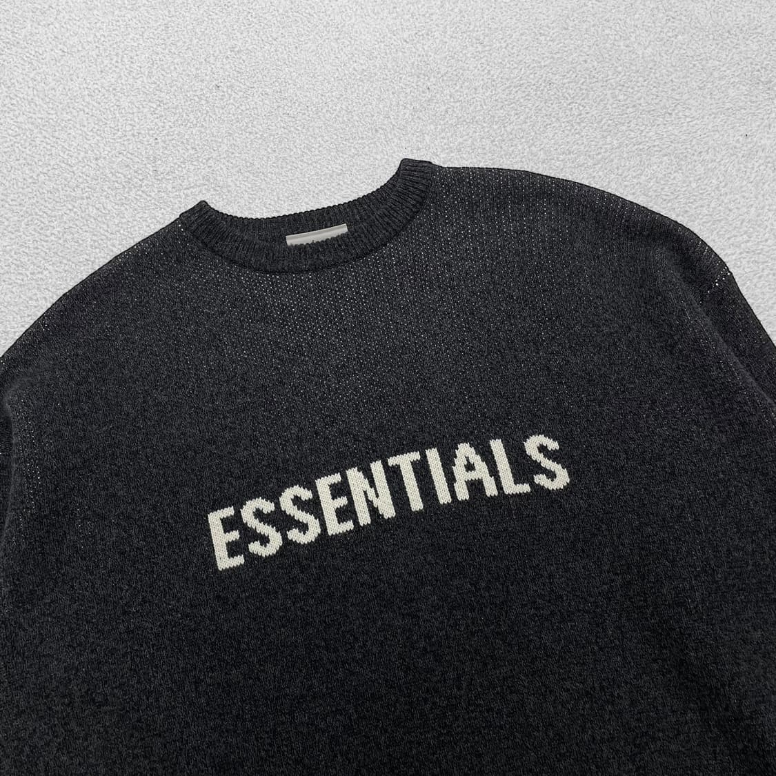 에센셜 피어오브갓 스펠 로고 라운드 니트 차콜 상품이미지2