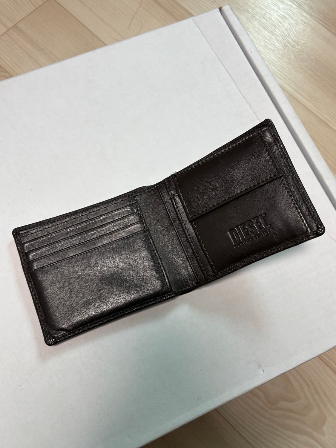 디젤 하이레시 브라운 지갑 상품이미지5