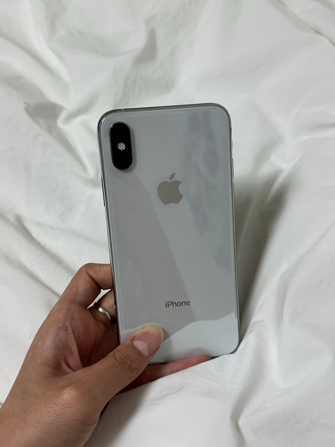 아이폰 XS 실버 색상 판매합니다 상품이미지1