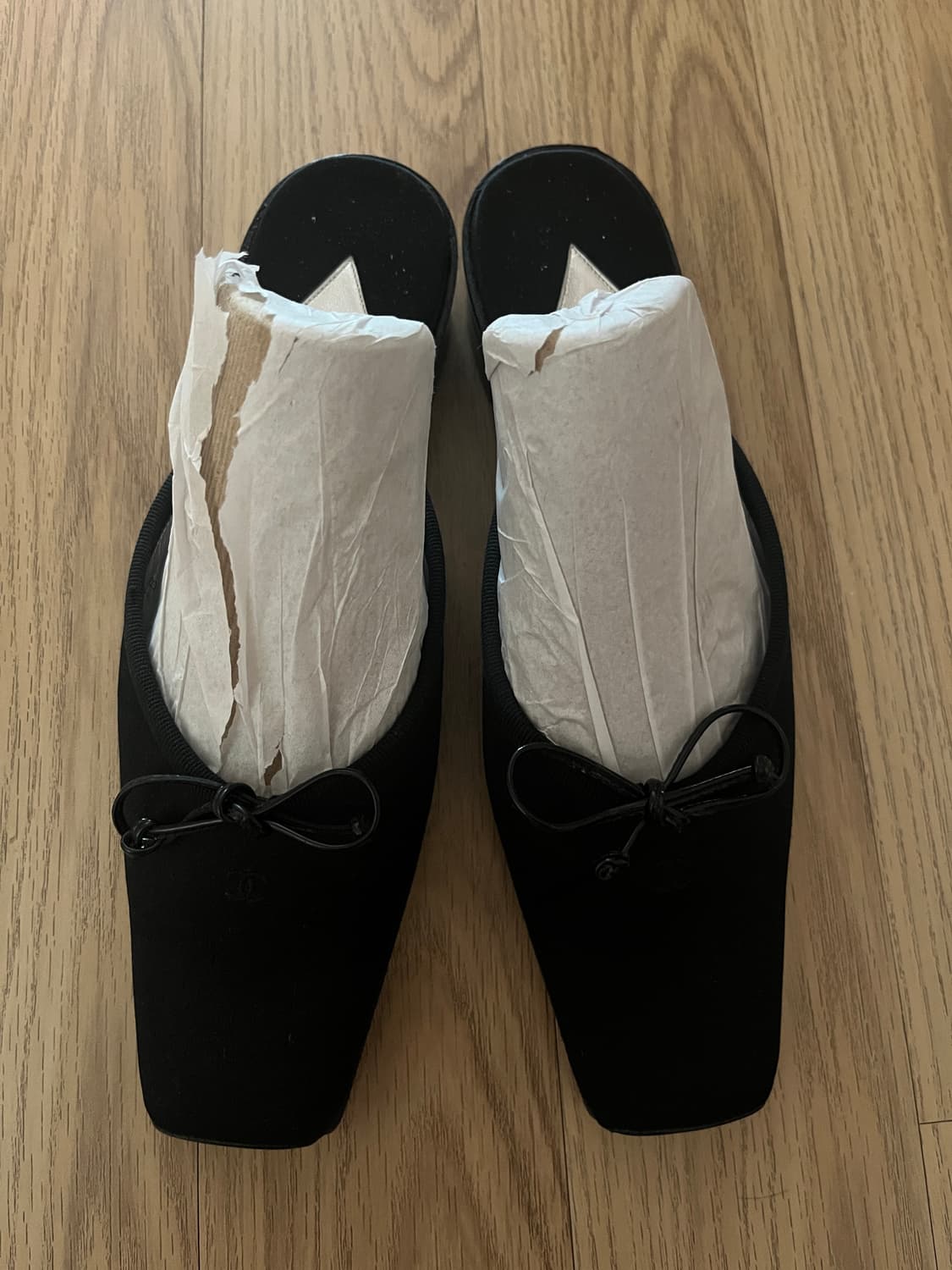 샤넬 뮬 팝니다. 상품이미지2