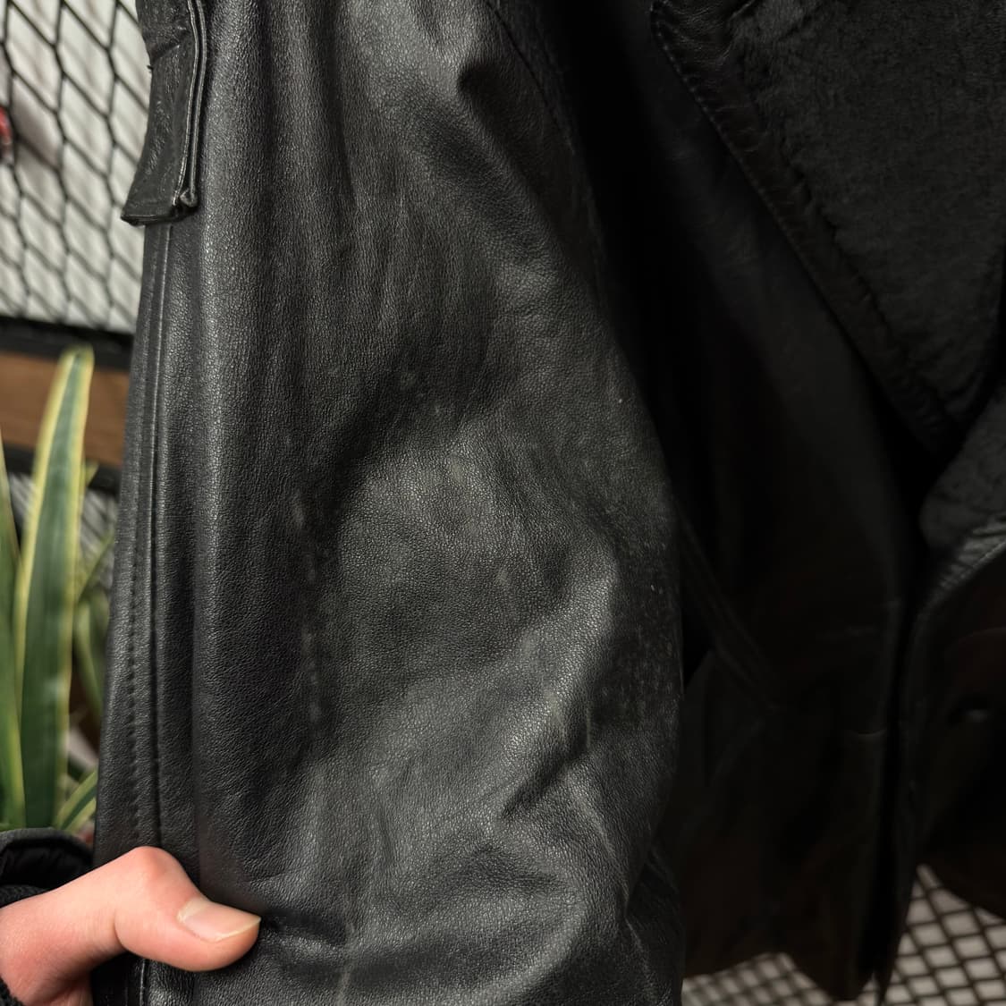 알랭드롱 빈티지 퍼카라 레더 반코트 안감 퀼팅 디테일 블랙 상품이미지7