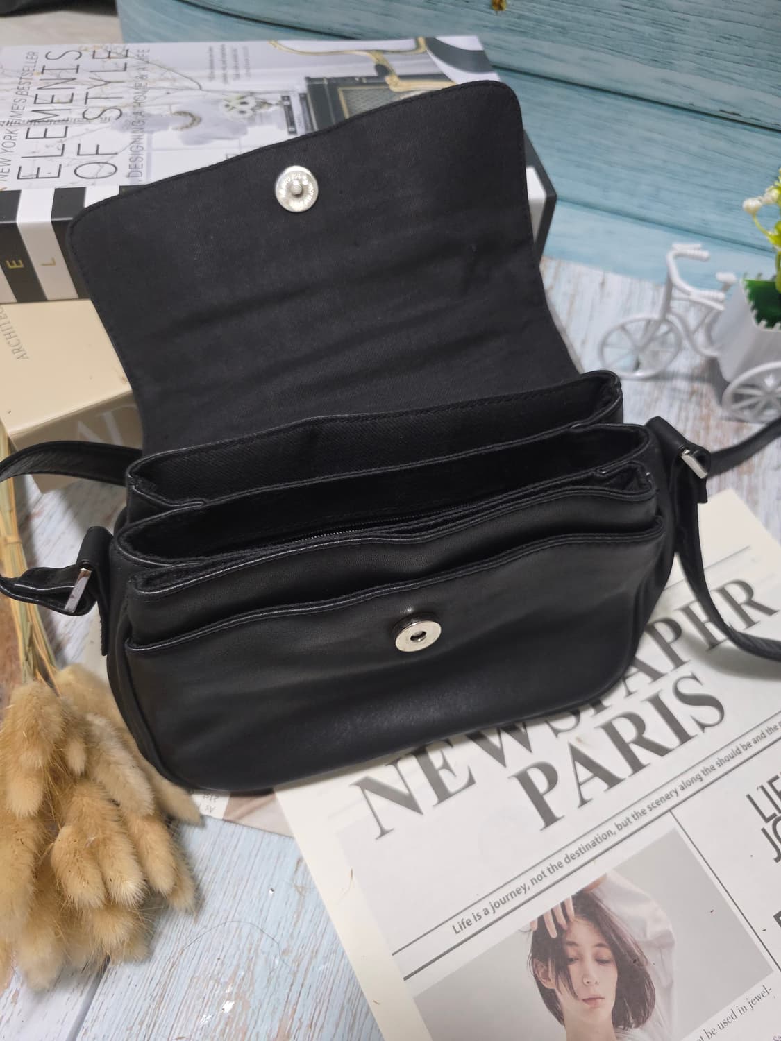 아이그너 Etienne Aigner 소가죽 블랙 숄더백 상품이미지3