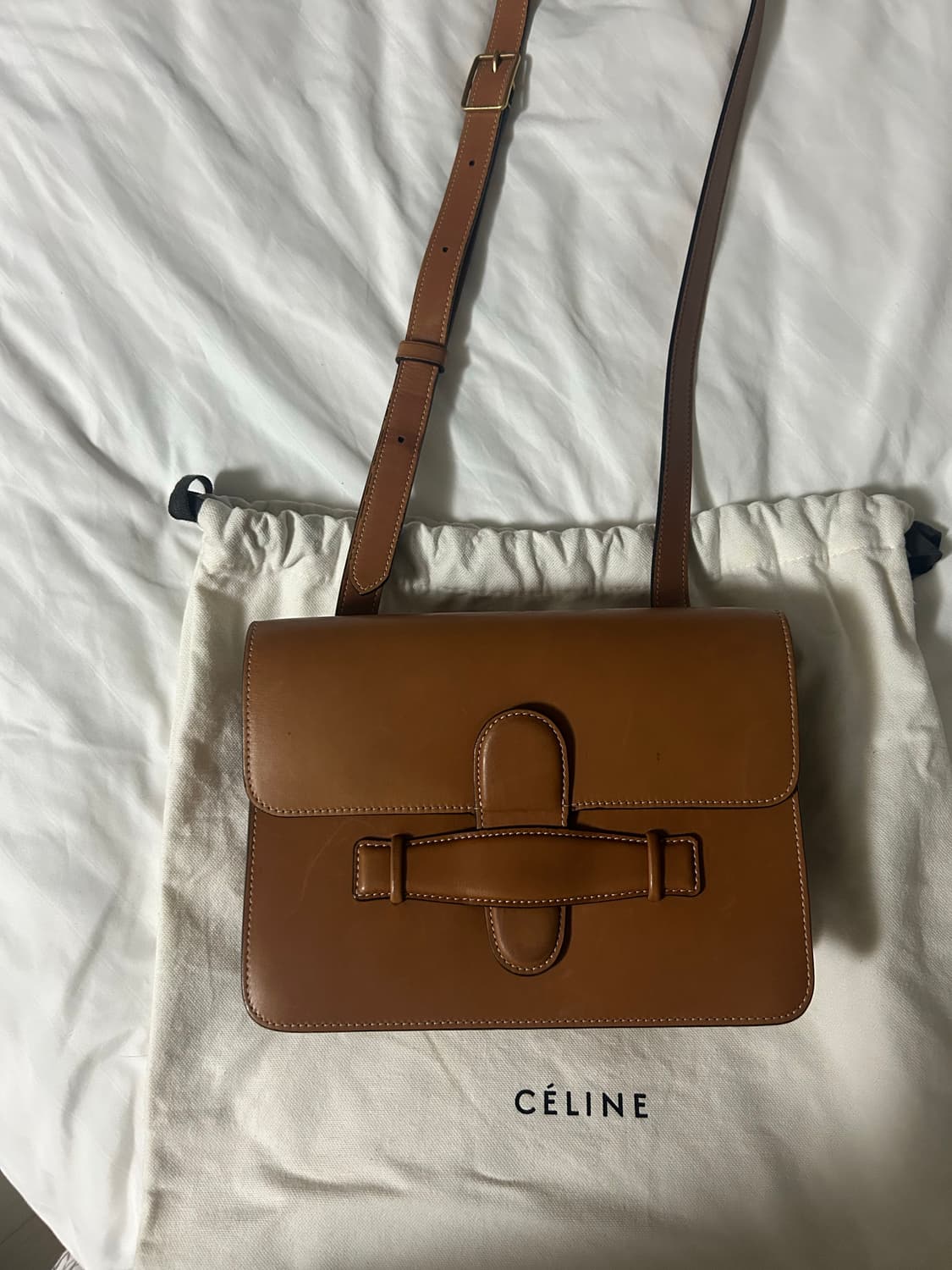 셀린느 시메트리컬 백 상품이미지1