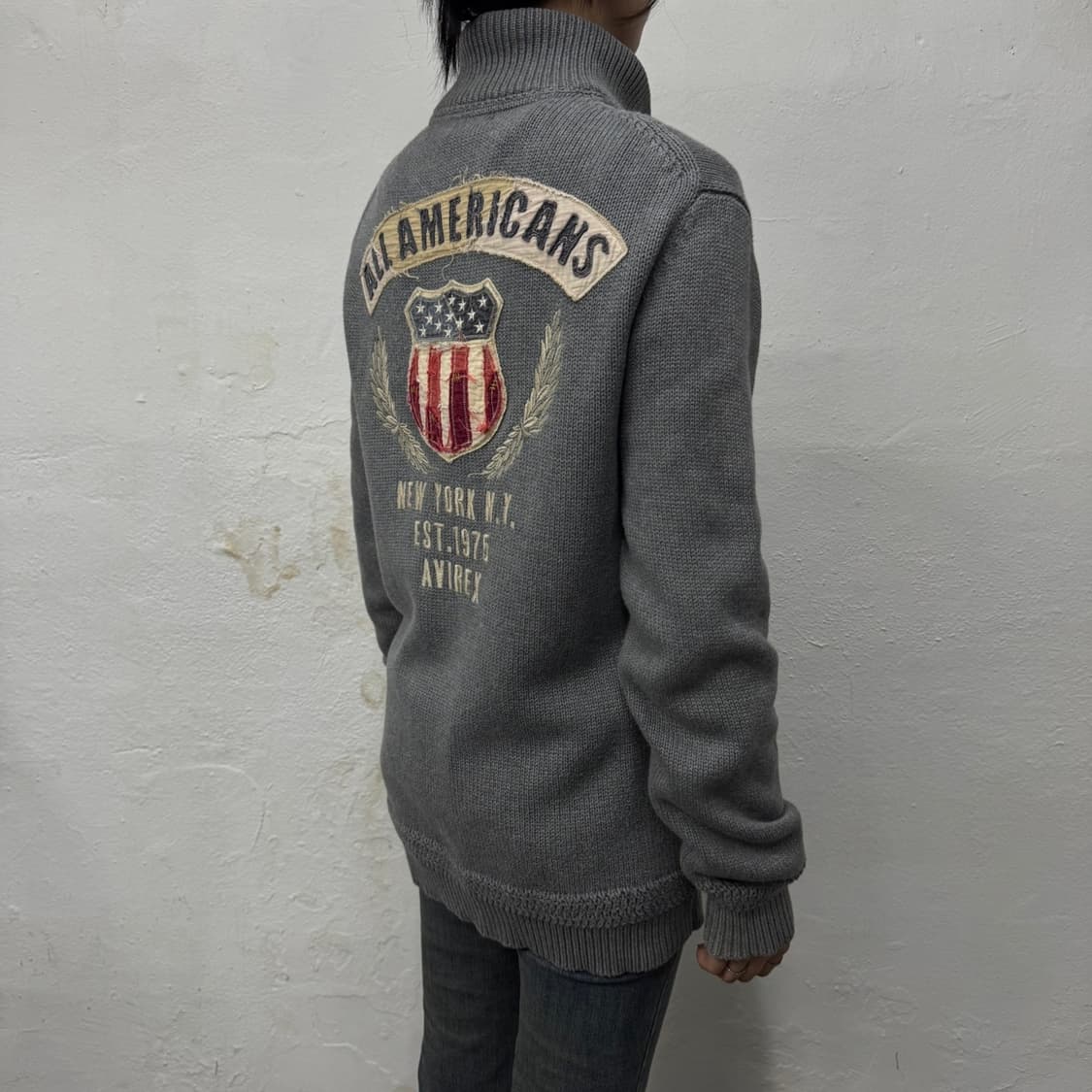 아비렉스(AVIREX) 멜란지 양면 자수 패치 코튼 드라이버 니트 집 상품이미지2