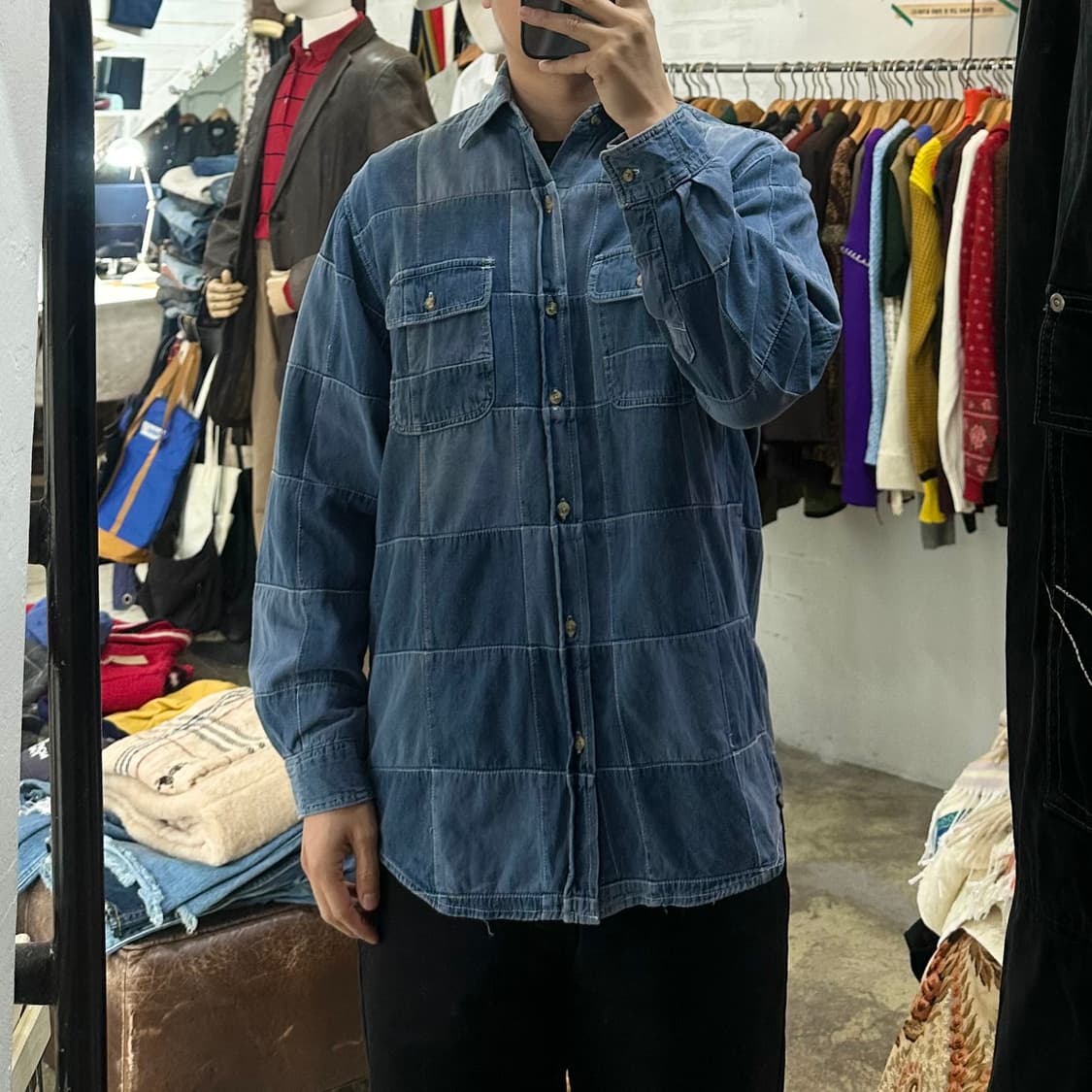 (착용컷) Lucky Bird 패치워크 데님 셔츠 (남성용 100) 상품이미지4