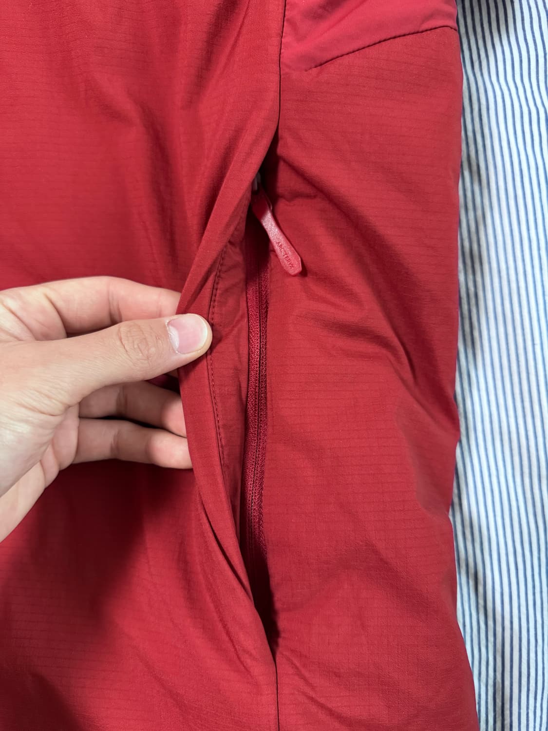 (S급) 아크테릭스 아톰 AR 후디 보르도 L 상품이미지8