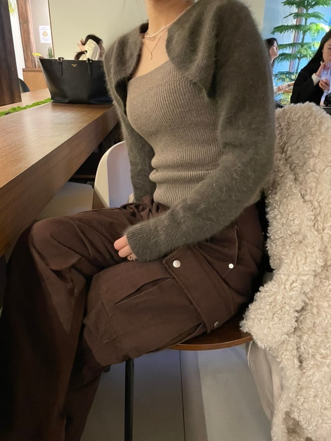 다이애그널 레이어드 튜브 탑 가디건 브라운 상품이미지2