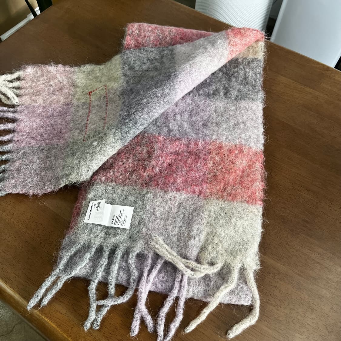 아크네 스튜디오 머플러 상품이미지2