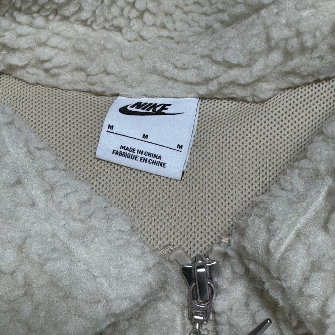 나이키 스우시 뽀글이 플리스 자켓 아이보리 상품이미지3