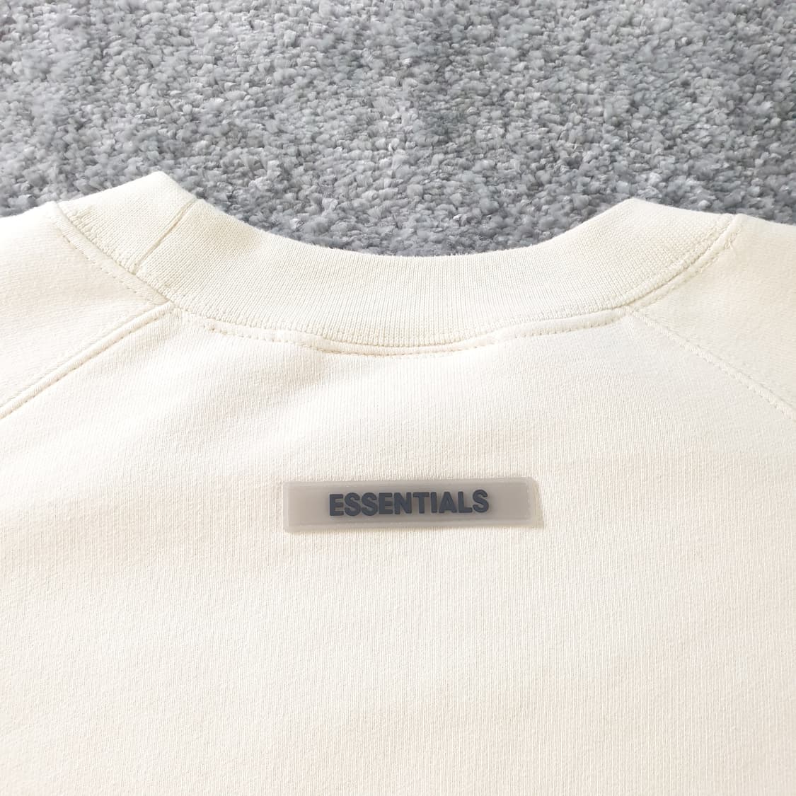 [무료배송] ESSENTIALS 맨투맨 상품이미지5