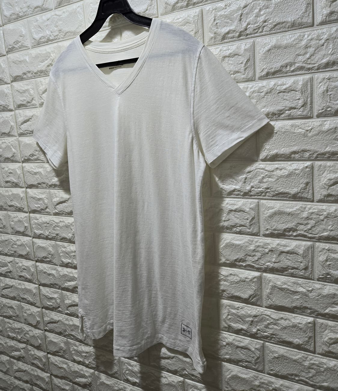 언더아머 브이넥 반팔티 95~100 상품이미지3