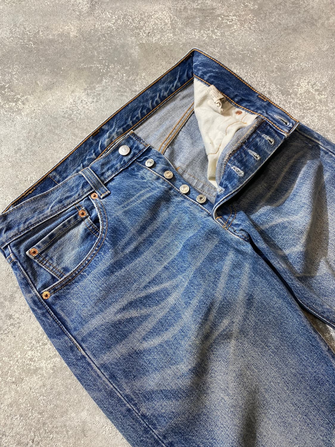 [32] Levi's 501 리바이스 레귤러 핏 데님팬츠 상품이미지4