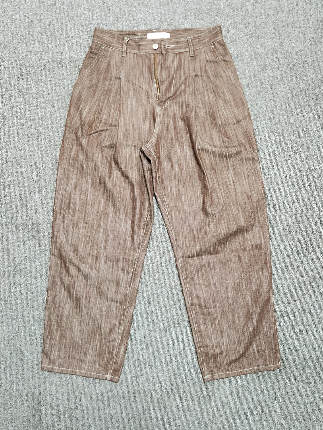 제로 데님 투턱 버티컬 팬츠 브라운 상품이미지1