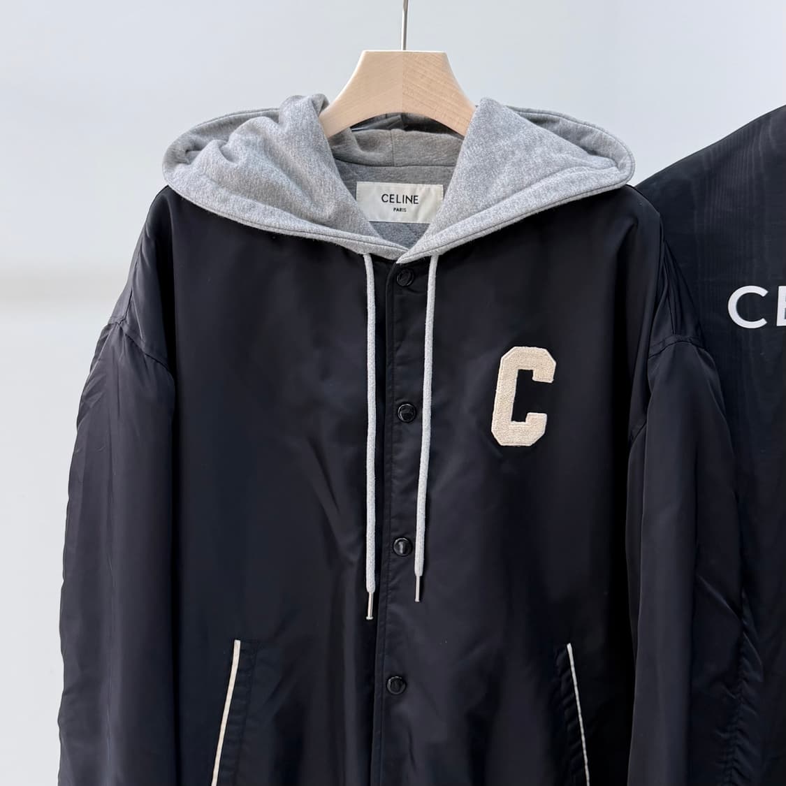 [S+급/52] 셀린느 테디 후드 백로고 봄버 바시티자켓 상품이미지2