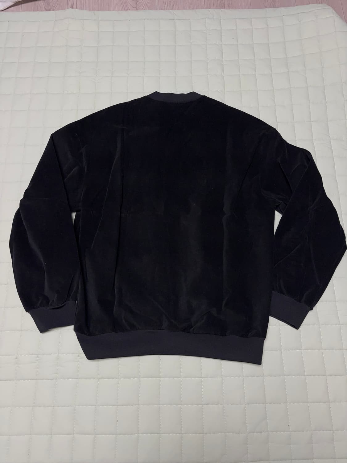 [M] 아모멘토 벨벳 브이넥 풀오버 상품이미지2