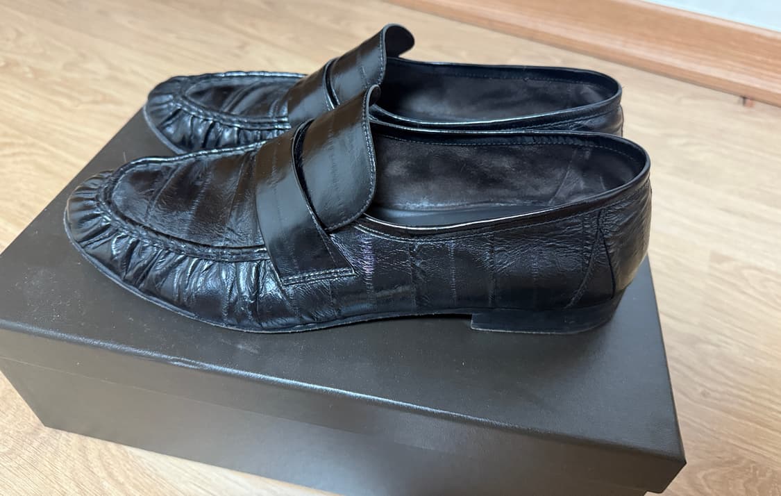 더로우 eel soft loafer 43.5사이즈
The row 상품이미지8