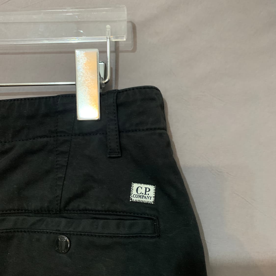 46 CP컴퍼니 14주년 렌즈 와펜 블랙 스판 카고 팬츠 상품이미지4